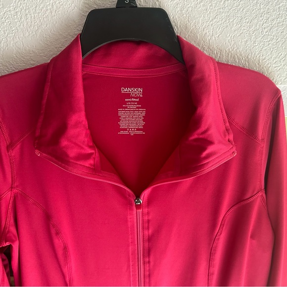DANSKIN NOW SEMI-FITTED JACKET- L/G (12-14). RED❤️❤️❤️ - Picture 2 of 6